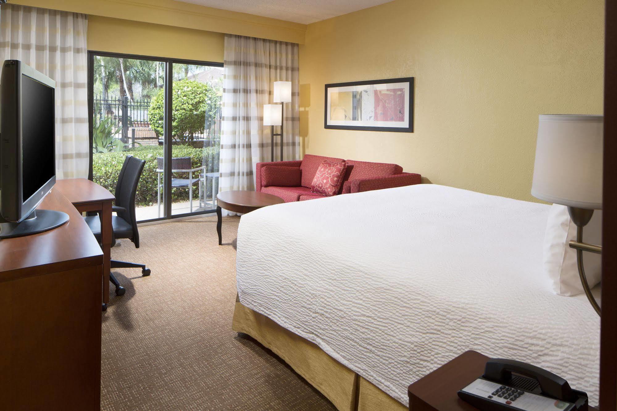 Courtyard Tampa Westshore/Airport Exterior photo